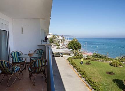 Apartamento En Nerja. Primera Linea De Playa Экстерьер фото
